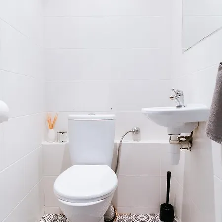 Comfortable & Spacious Center Apartment